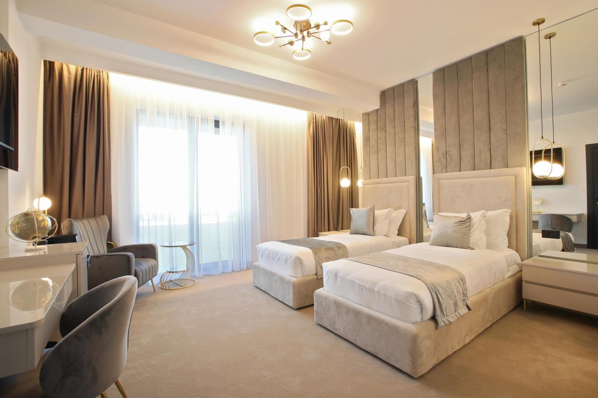 Hotel Artemis Oradea Exteriör bild